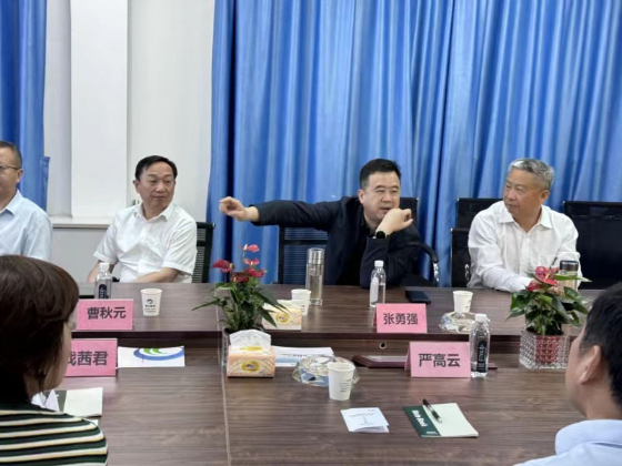 省委統(tǒng)戰(zhàn)部副部長(zhǎng)張勇強(qiáng)走進(jìn)楚云調(diào)研科技創(chuàng)新